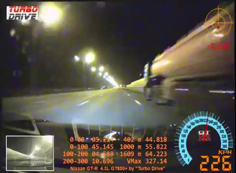 Nissan GT-R 4.3L GT800+ 327kmh (203mph) CRASH