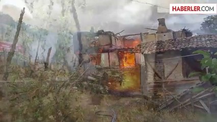 Bilecik'te 2 Katlı Kerğiç Ev Yangında Kül Oldu