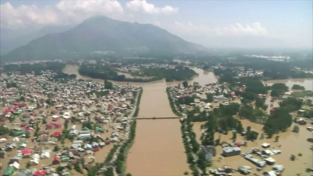 Plus de 400 morts dans les inondations du Cachemire