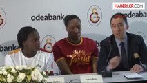 Galatasaray Odeabank'ta Toplu İmza Töreni Düzenlendi