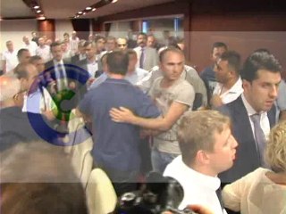 trabzon meclisi karıştı yavuz karan gümrükçüoğlu çay tv özel görüntüler