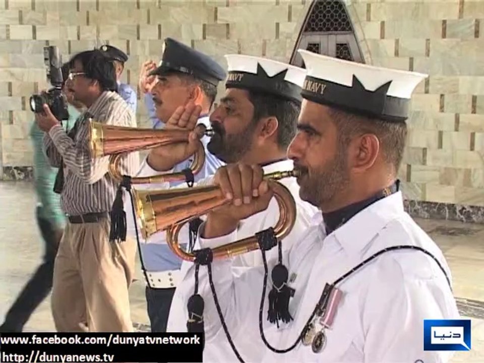 Dunya News - Governor Sindh and Chief Minister offered prayers at the shrine of Quaid-e-Azam Mohammad Ali Jinnah
