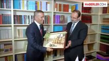 Görmez, Yunus Emre Enstitüsü Tiflis Türk Kültür Merkezi ile TİKA'nın ofisini ziyaret ett -