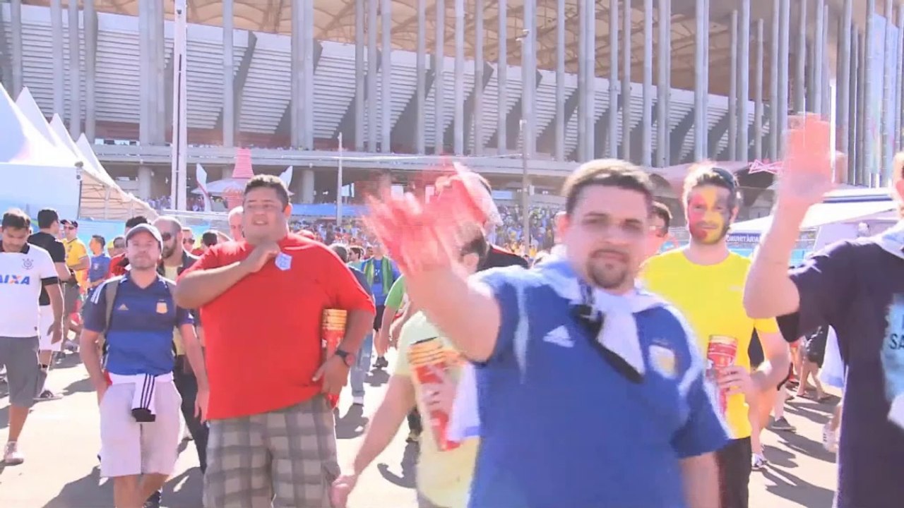 FIFA: Vierter Offizieller künftig vor Bildschirm?