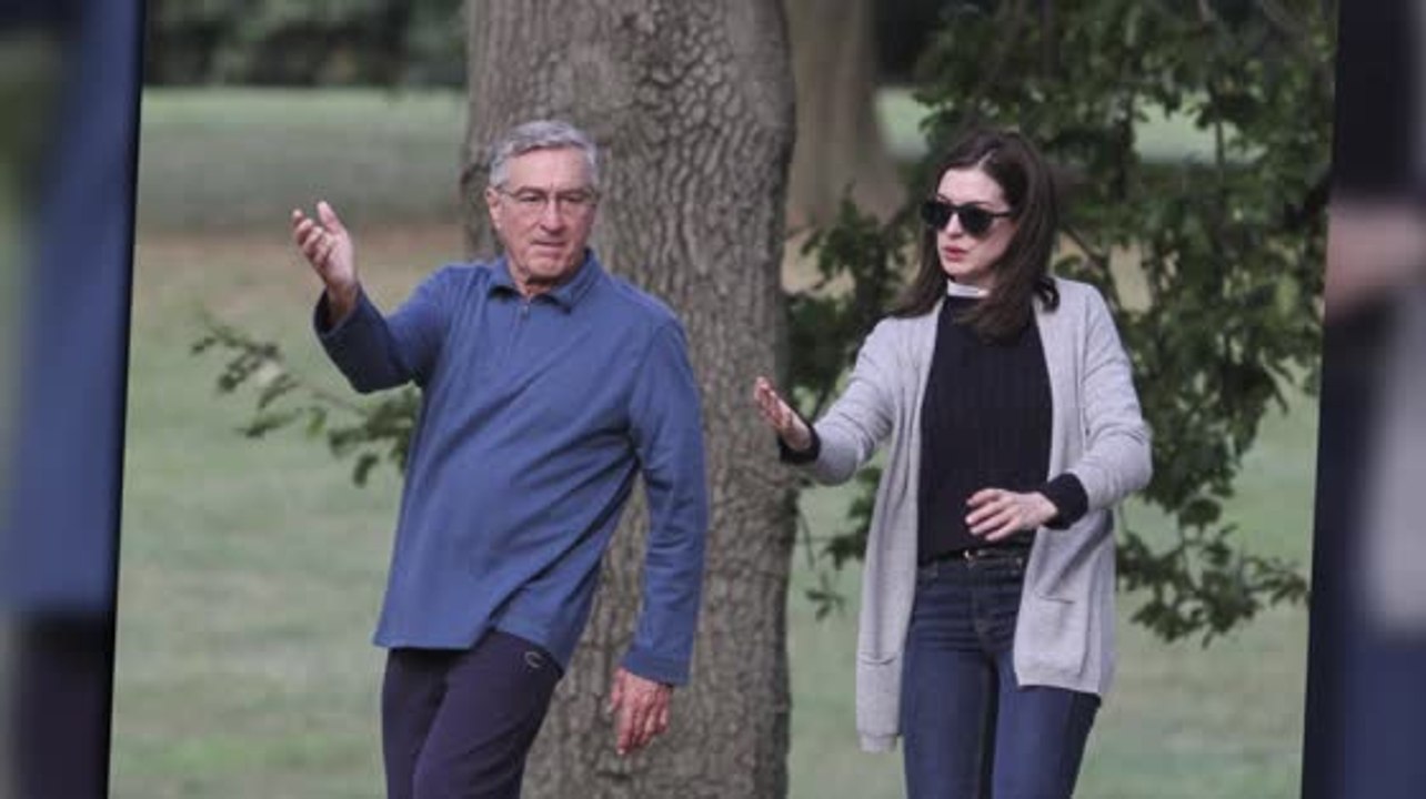 . Robert De Niro und Anne Hathaway machen Tai Chi