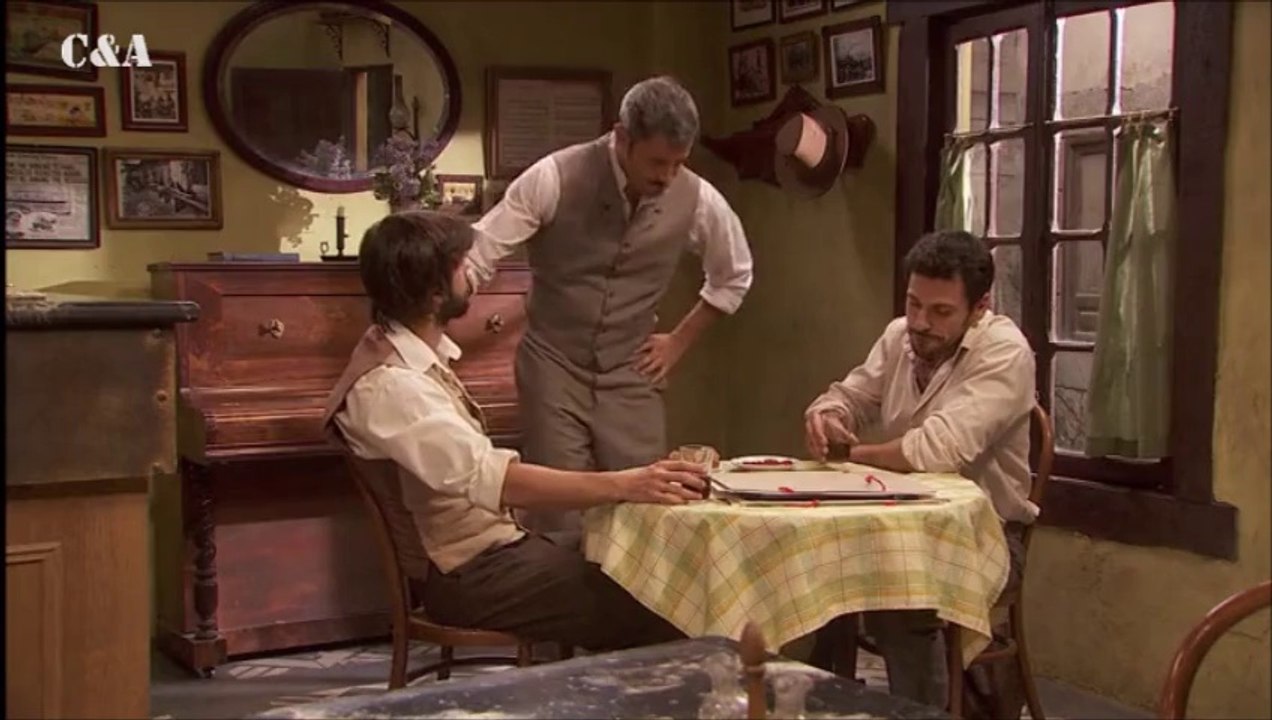 Momentos C&A: Gonzalo relata a Conrado todo sobre la doctora Casas