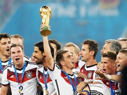 Relembre lances, jogadas e gols de Philipp Lahm em 2014