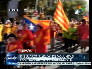 Catalanes celebran la Diada y exigen el derecho a decidir su futuro