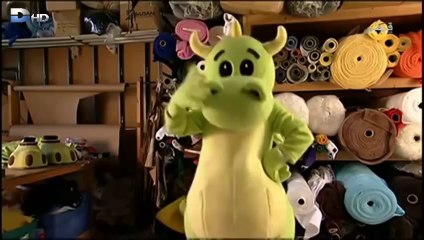 ‫وثائقي كيف صنعت - زي جالب الحظ‬‎