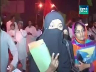 Police baton charge protesting teachers in Karachi