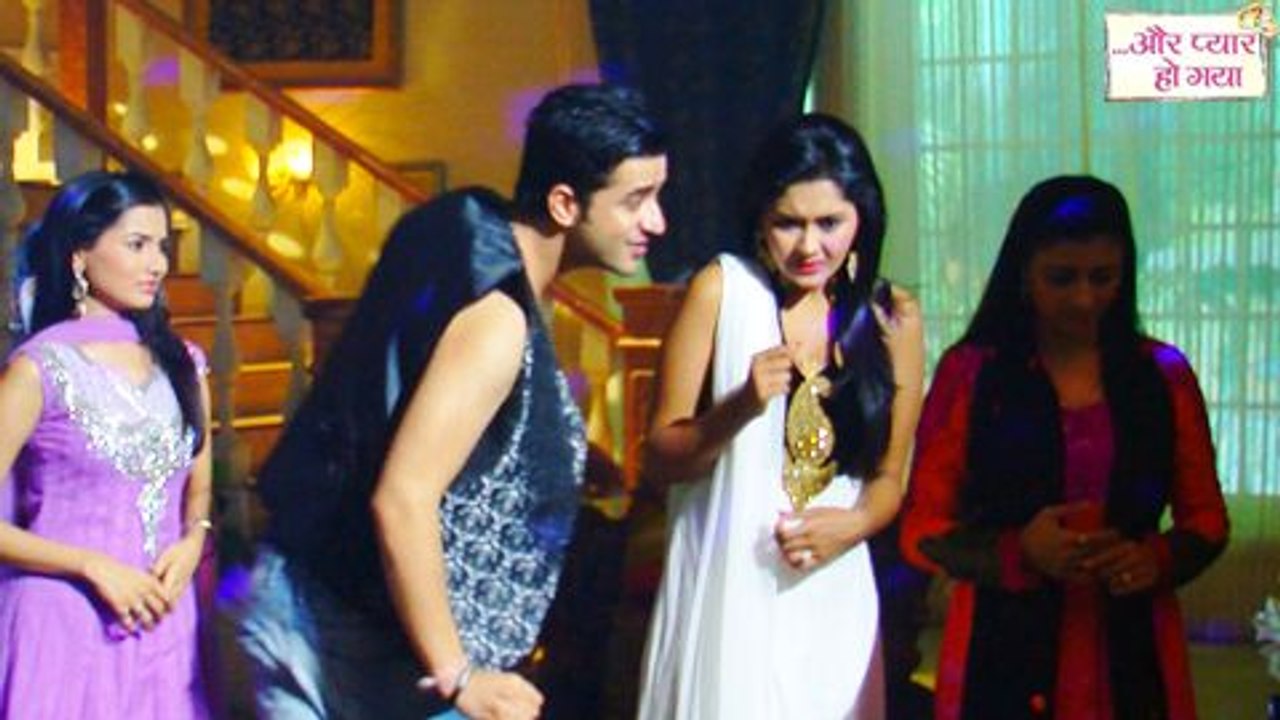 Must Watch -  New Man In Avni's Life? | Aur Pyaar Ho Gaya | Zee Tv Show