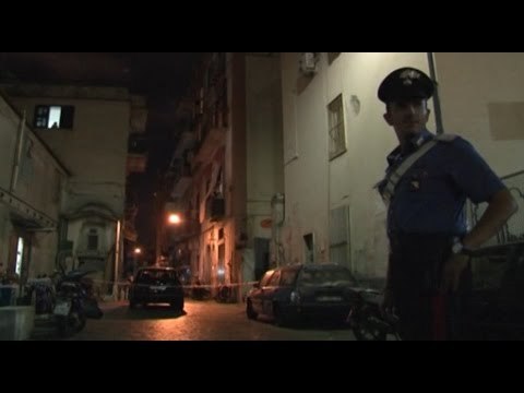 Napoli - Sparatoria in via Santa Maria degli Angeli -live- (11.09.14)