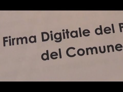 Napoli - Firma digitale, De Magistris: Siamo all'avanguardia (11.09.14)