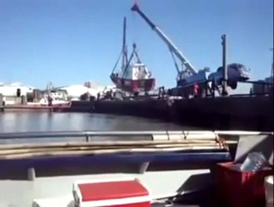 Crane accidents caught on tape 2013 Fail accident 2013 Yacht accident
