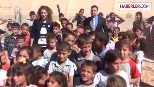 ABD Adana Konsolosu Espinoza, Midyat'ta Yezidileri ziyaret etti -