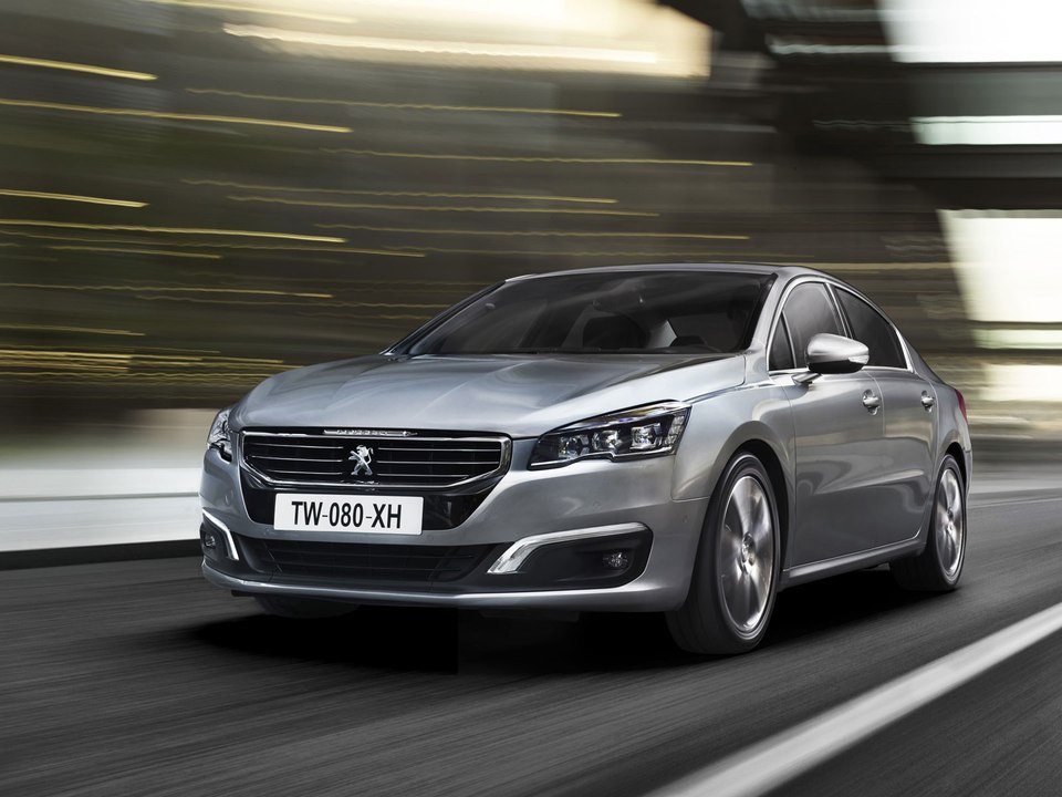 Peugeot 508 restylée : Toute la famille en vidéo !