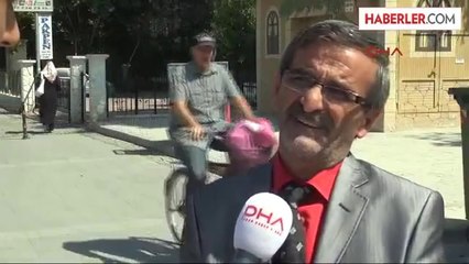 Sabah Takım Elbiseyle Simit Satıyor Öğleden Sonra Düğün ve Sünnet Organizasyon İşleri Yapıyor