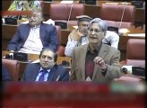 Hot Exchange of Words between Aitzaz Ahsan and Ishaq Dar in Parliament