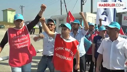 Fabrika işçilerinden yürüme eylemi -