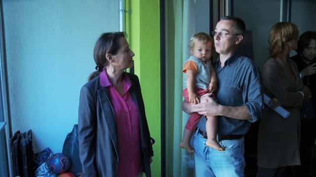 Ségolène ROYAL visite un immeuble de logement social à énergie positive de la Régie Immobilère de la Ville de Paris (RIVP)