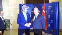 Lutte contre l'Etat islamique: Kerry tente de convaincre la Turquie