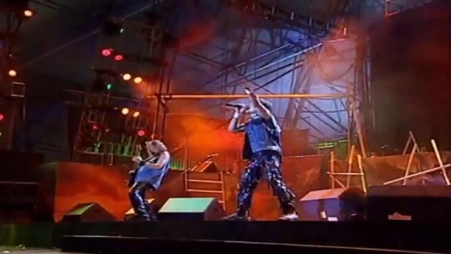 Iron Maiden - The Evil That Men Do ( Rock In Rio) Legendado Pt-Br