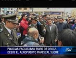 5 policías detenidos por operativo antridrogas en aeropuerto de Quito