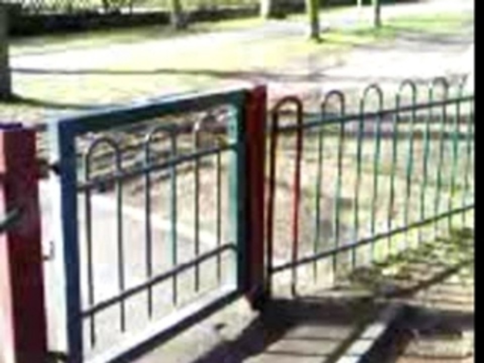 defonce la porte comique rigolade