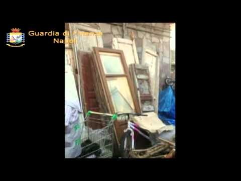 Arzano (NA) - Pane cotto con materiali di risulta, sequestrato forno -2- (12.09.14)