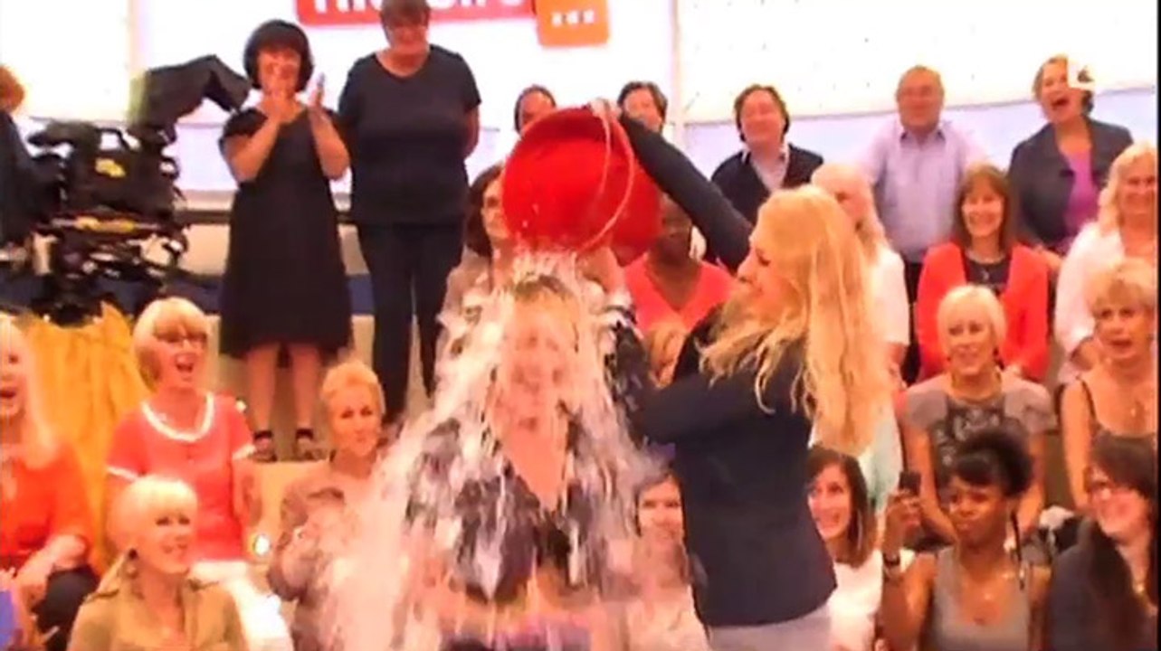 Zapping du 12/09 : Sophie Davant prend l'eau à son tour