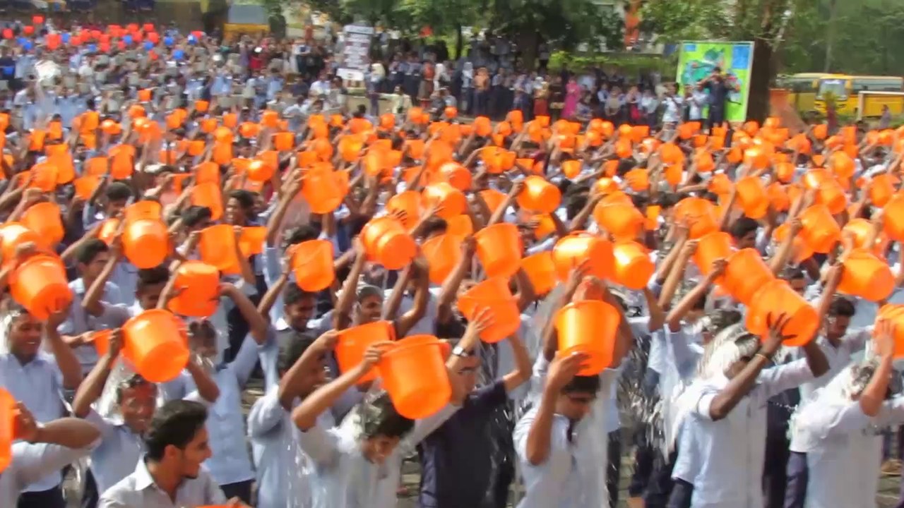 Largest ALS Ice Bucket Challenge | 1000+ Ice Buckets