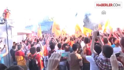 Galatasaray'a taraftarından büyük destek -