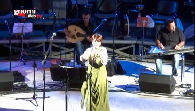 Η Dilek Koç και η ομάδα κρουστών Κιλκίς άιΝΤΟς στο ανοιχτό θέατρο του λόφου Κιλκίς