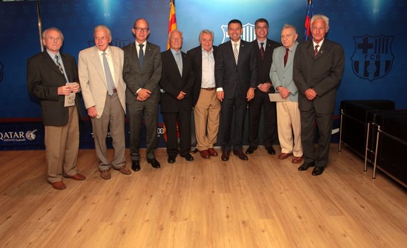 Cuatro exjugadores del Legia Varsovia vuelven al Camp Nou 57 años después