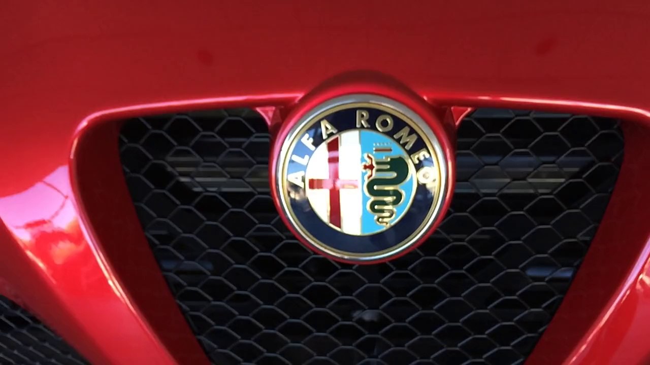 Teaser Alfa 4C