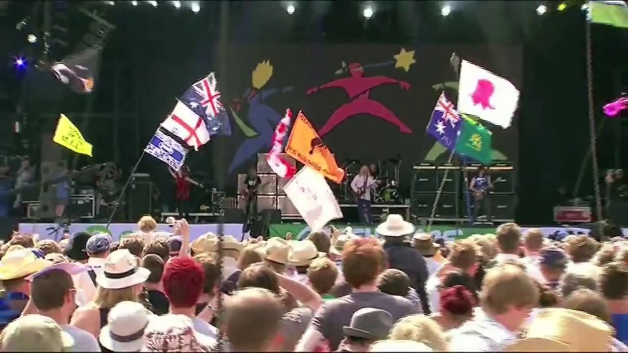 Derek Smalls w/Spinal Tap - Stonehenge (Glastonbury 2009)