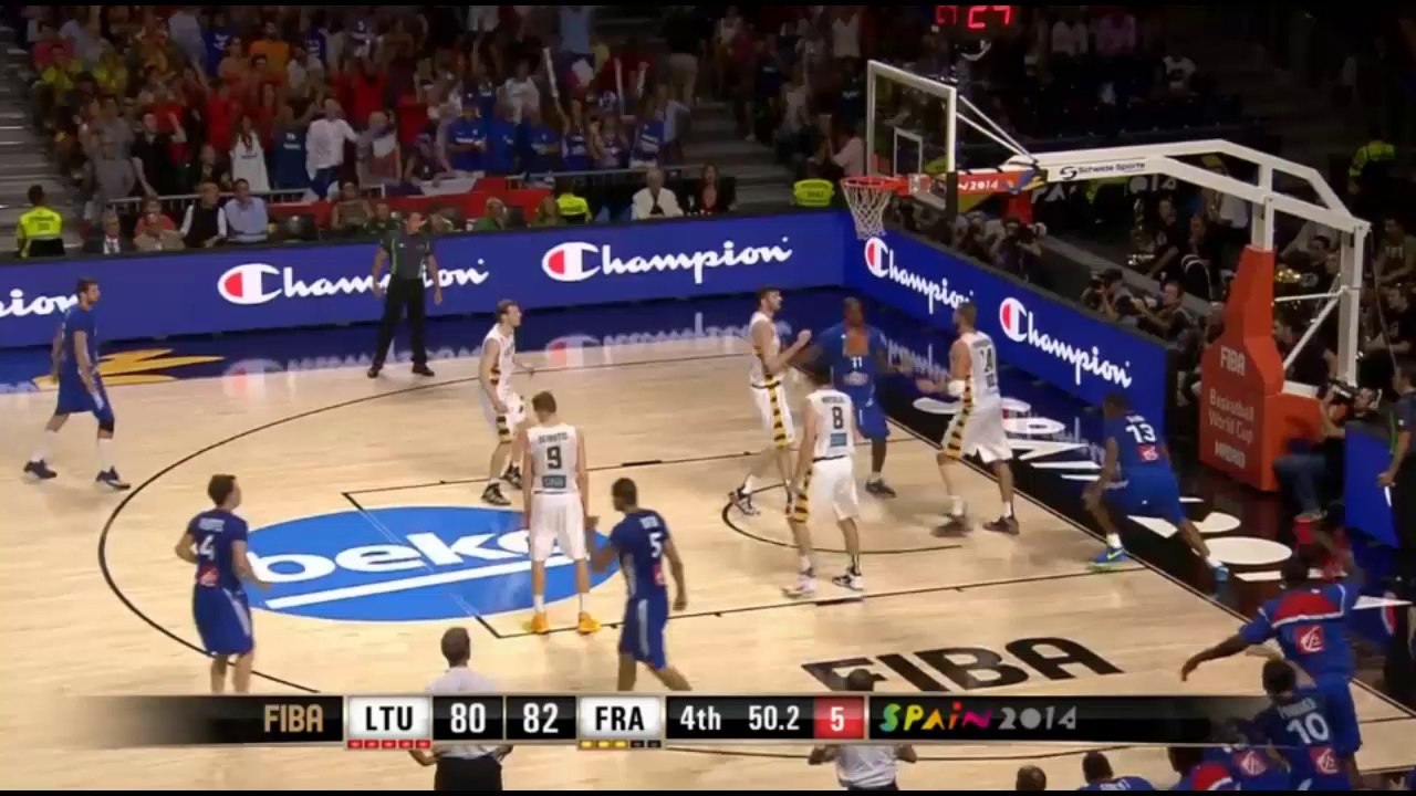 Les énormes paniers de Boris Diaw et Thomas Heurtel dans le money time