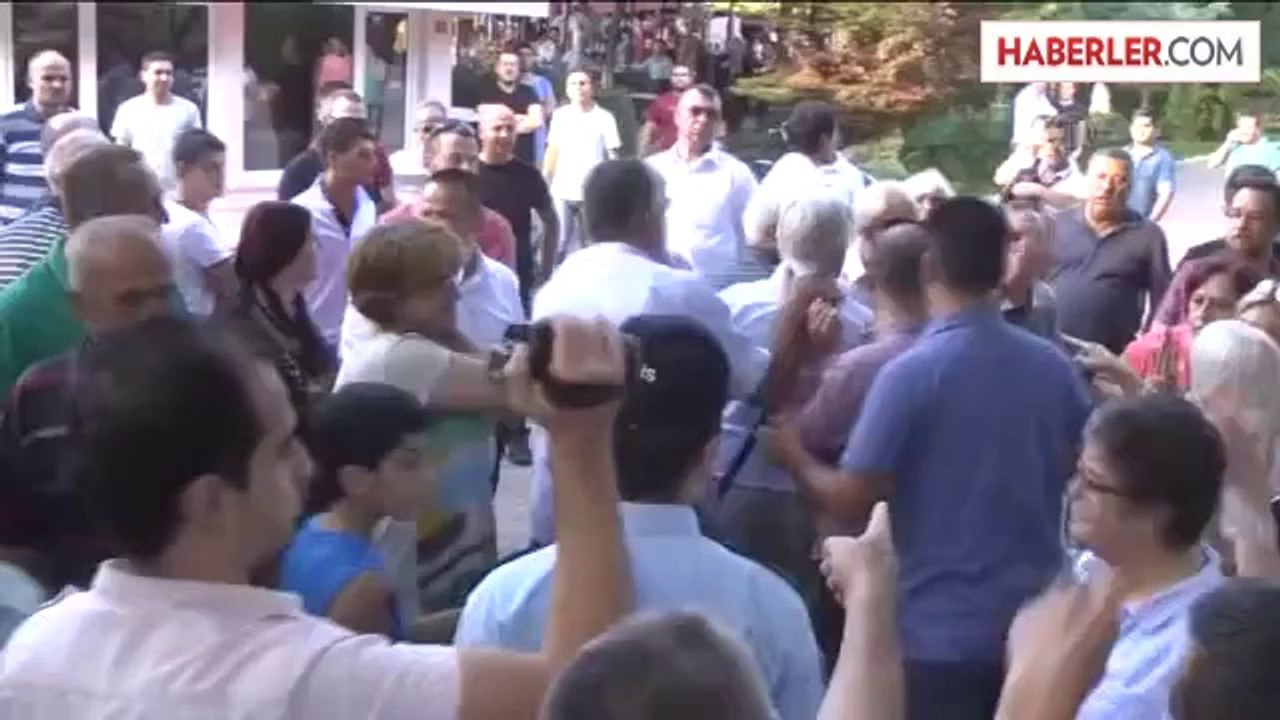 Kırklareli Belediyesinin, Vali Konağı önüne yapmak istediği kaide -