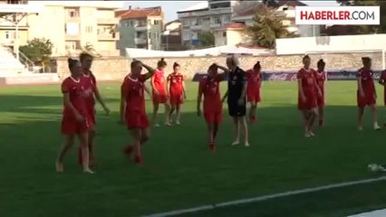 Download Video: Futbol: Kızlar 19 Yaş Altı Avrupa Şampiyonası Elemeleri -