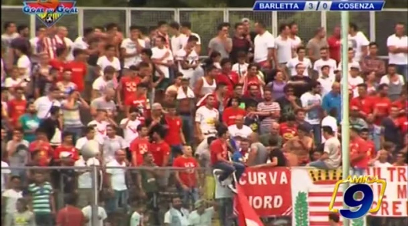 Barletta - Cosenza 3-0 | L'esultanza della curva biancorossa al rigore di Radi