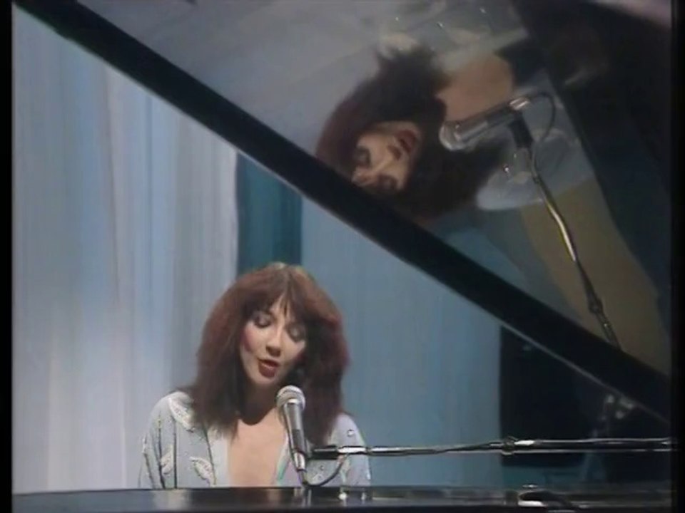 Kate Bush - Symphony In Blue (28Dec79)