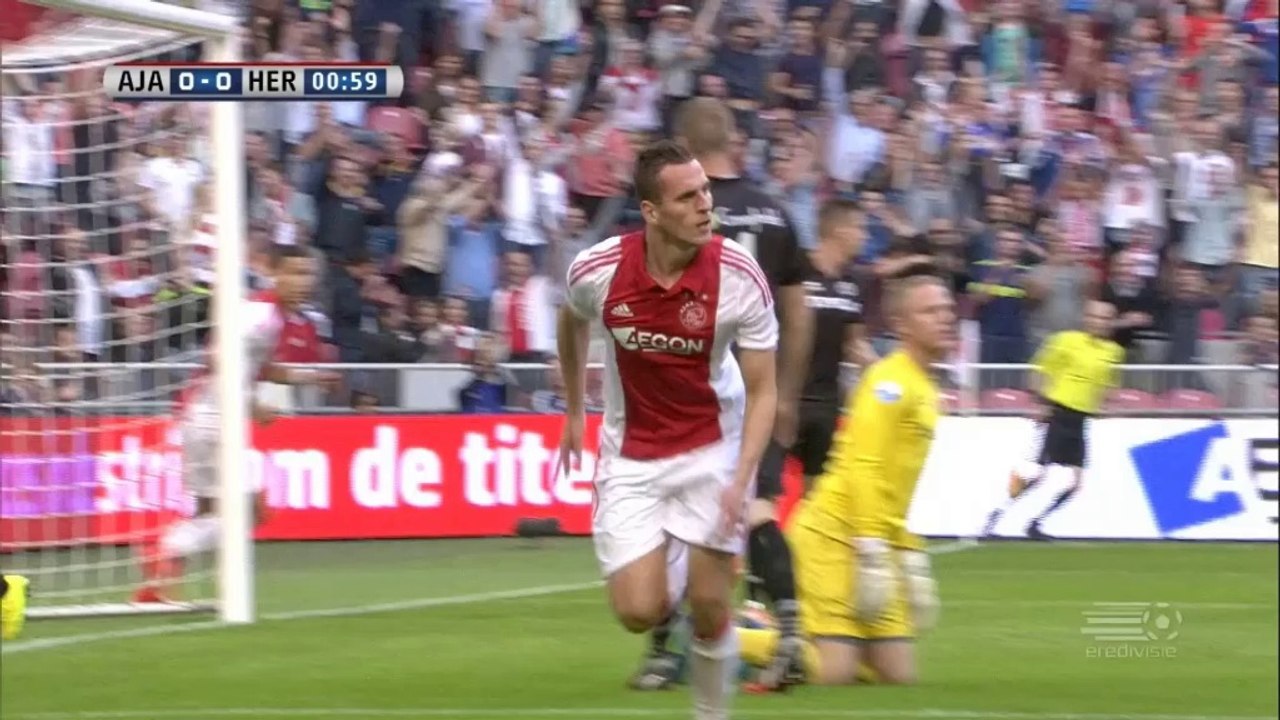 Ajax: Ex-Augsburger Milik trifft doppelt