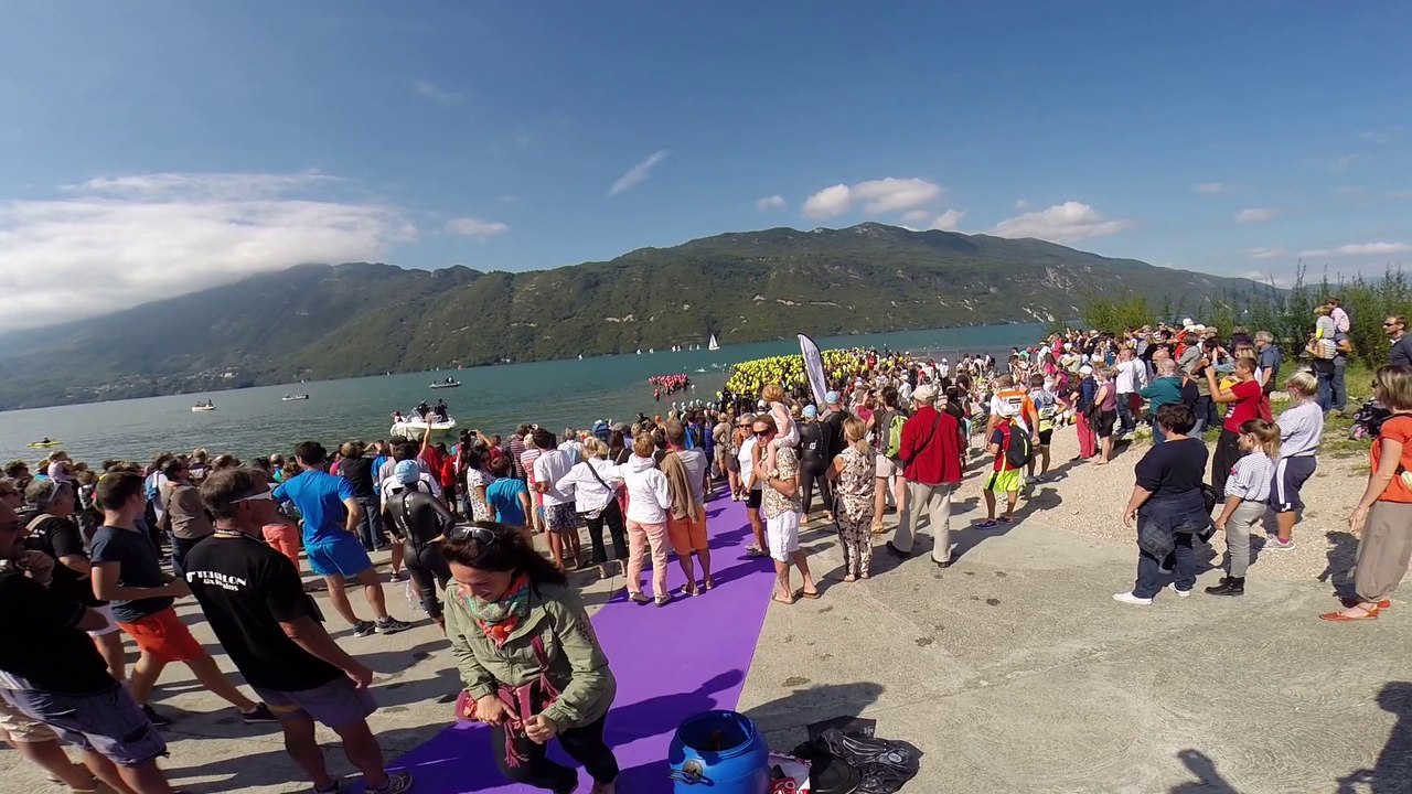 DEPART NAGE FEMME TRIATHLON AIX LES BAINS 2014