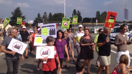 Manifestation contre l'usine d'enrobé