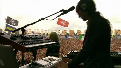 Blondie  -  Rapture / Fight For Your Right (To Party)   (live,2014)