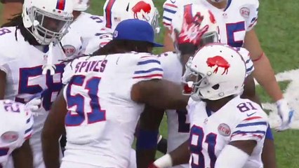 Dixon blocks Fields' punt