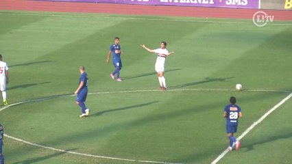 Ganso e Kaká se irritam com sequência de faltas do Cruzeiro