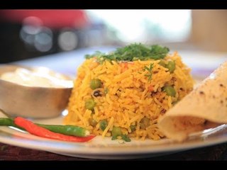 Download Video: How To Cook Cholla Ani Vatana Nu Bhaat(Black Eyed Peas And Green Peas Rice) By Asha Khatau