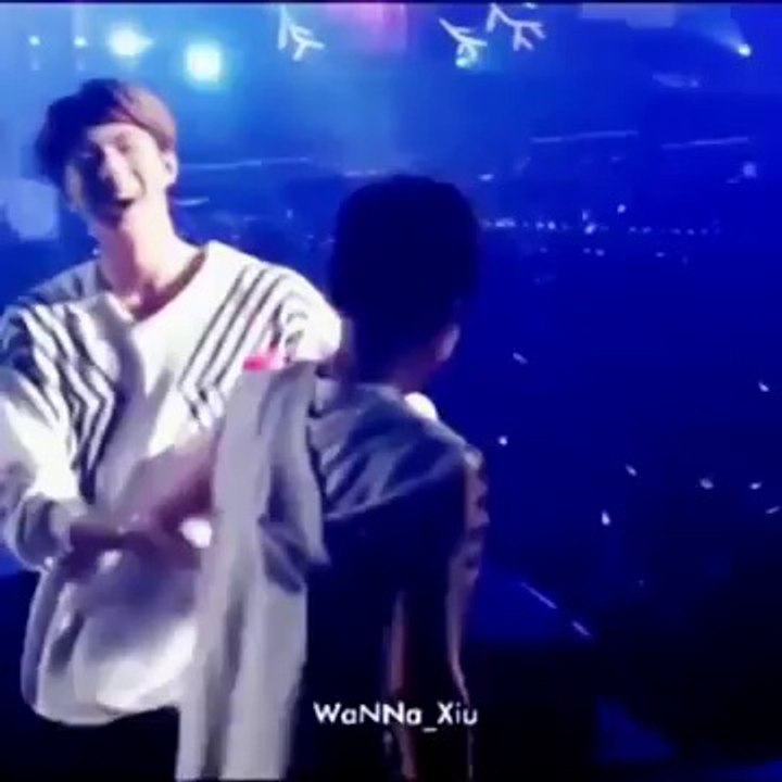 [Fancam] 140914 EXO Xiumin Drink CHATIME Cute @ The Lost Planet Concert in Bangkok