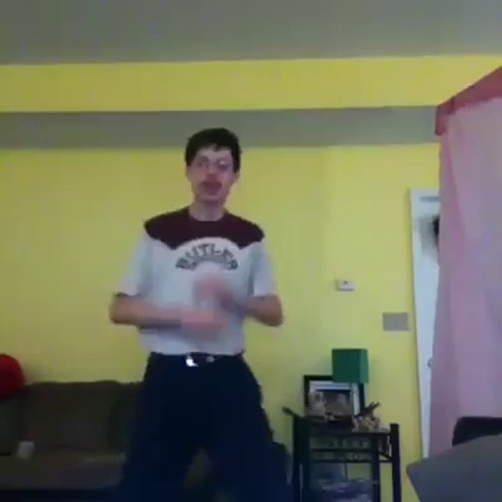 (Vine) Une petite danse improvisée